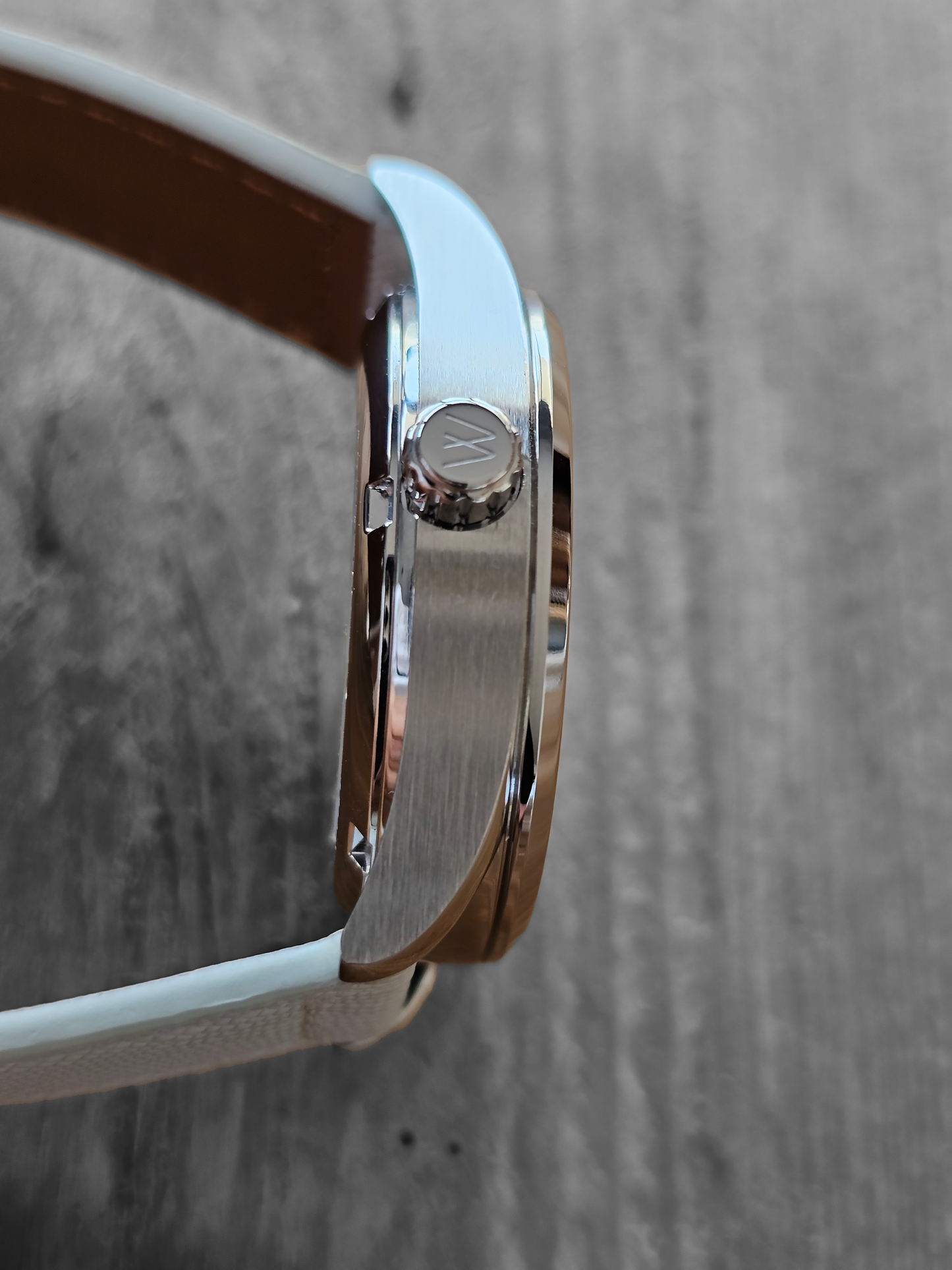 MESHBERG 37 Automatic - Arctic Sky